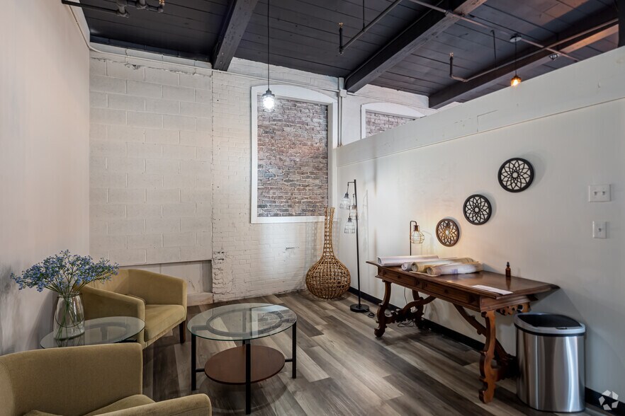 More Photos Of 62 Washington St, Middletown Office For Lease