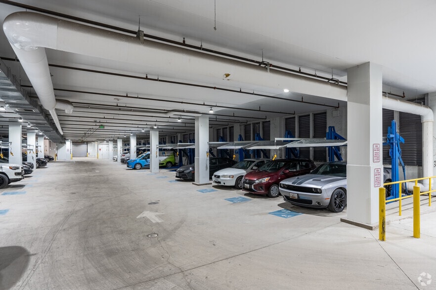 More Photos Of 180 W Ostend St, Baltimore Office For Lease