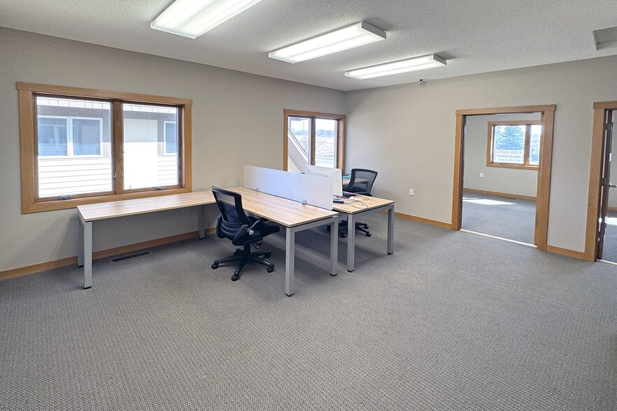 More Photos Of 2085 County Road D E, Maplewood Office For Lease