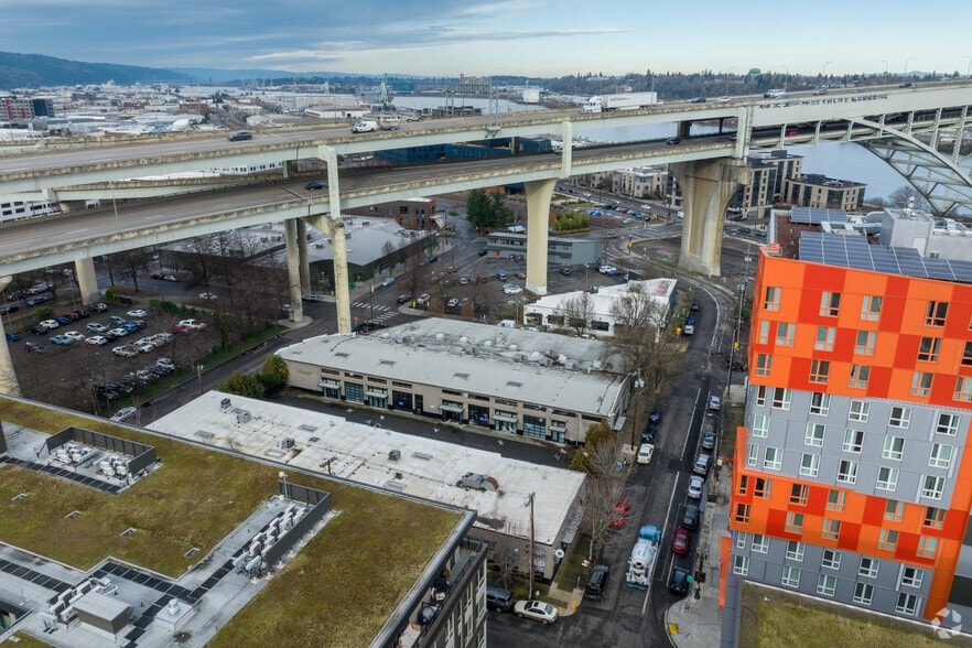 More Photos Of 1627 NW 14th Ave, Portland Unknown For Lease