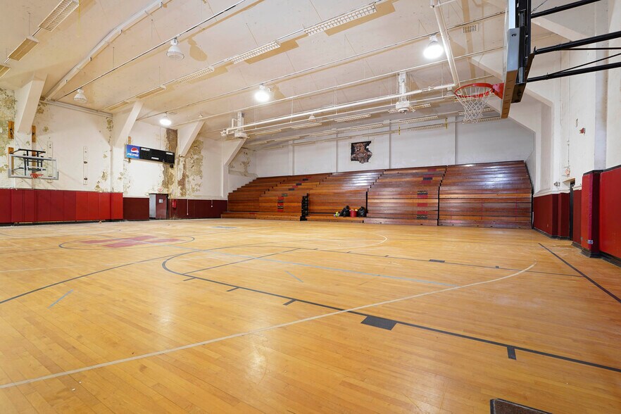 More Photos Of 302 21st St, Nitro Office Residential For Sale