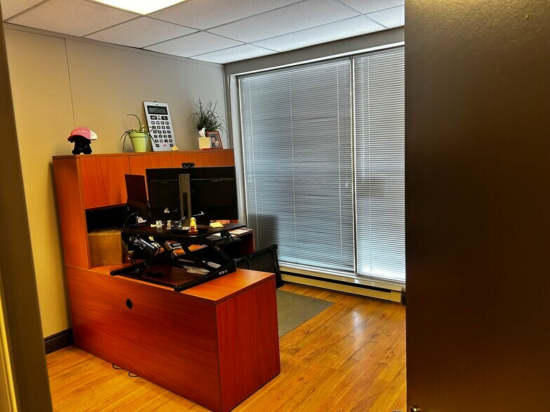 More Photos Of 1151-1181 Parisien St, Ottawa Warehouse For Lease