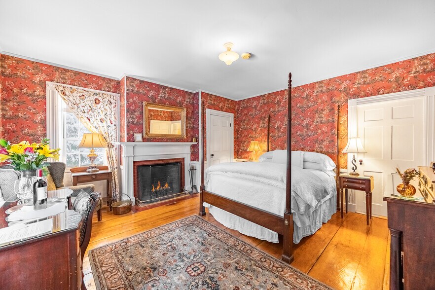 More Photos Of 40 Union St, Blue Hill Hospitality For Sale