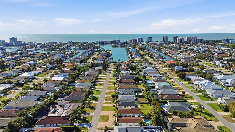 More Photos Of 559 105th Ave N, Naples Multifamily For Sale