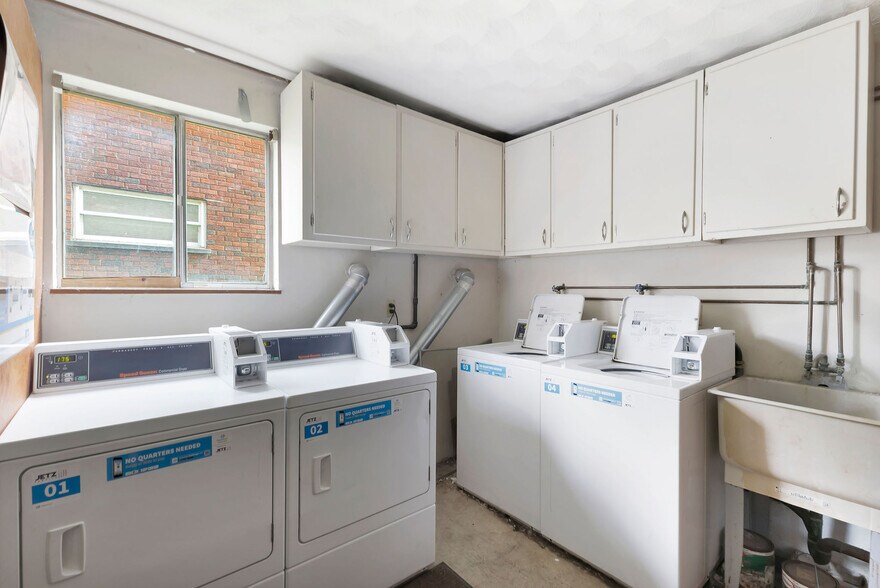 More Photos Of 3331 Parkcrest Ln, Cincinnati Apartments For Sale