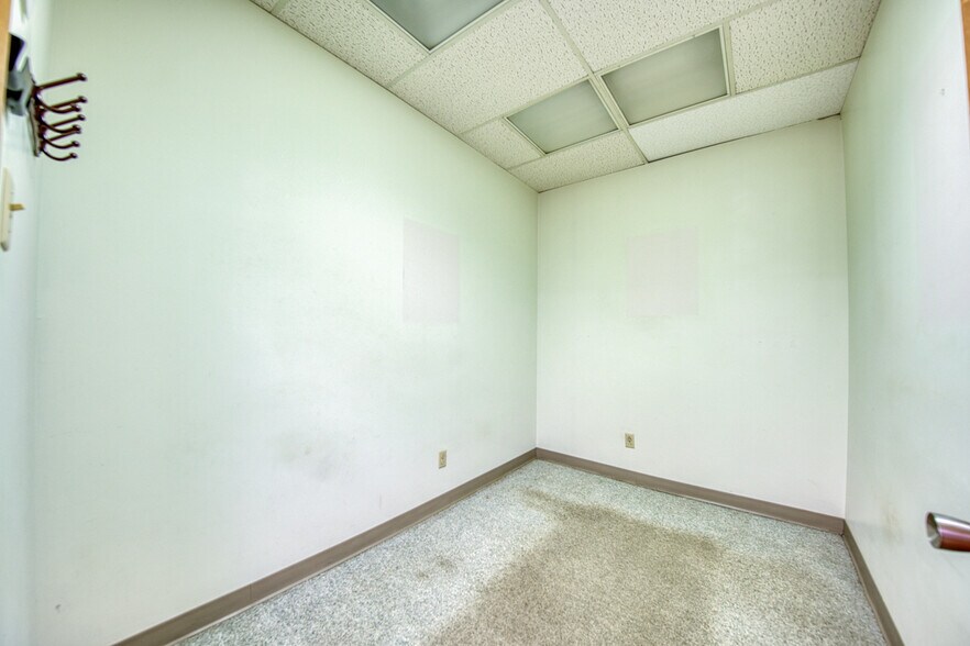 More Photos Of 5614 Verona Rd, Verona Office Residential For Sale