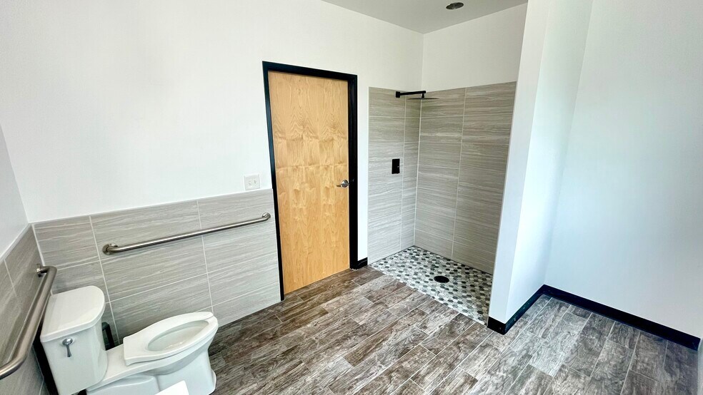 More Photos Of 7637 Fm 3009, Schertz Warehouse For Sale