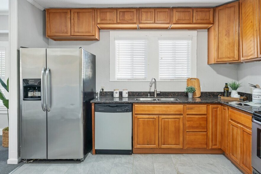 More Photos Of 1817 6th St, Berkeley Apartments For Sale