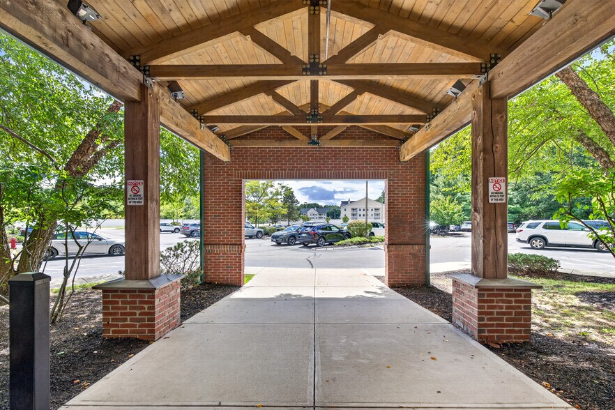 More Photos Of 51 Webb Pl, Dover Office For Sale