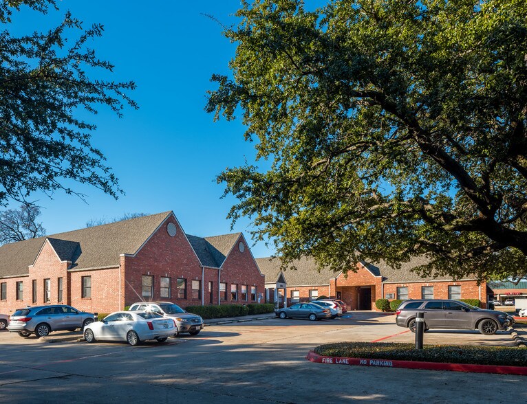 More Photos Of 230 N Park Blvd, Grapevine Medical For Lease