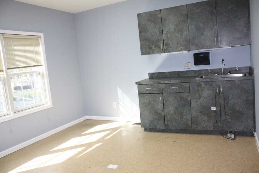 More Photos Of 80 E Main St, Port Jervis Flex For Sale