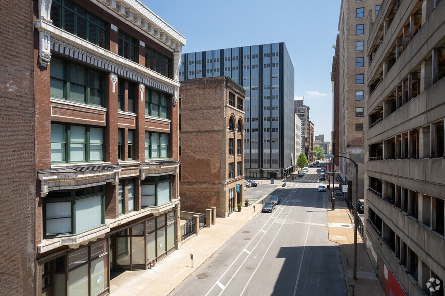 More Photos Of 1113-1115 Locust St, Saint Louis Office For Lease