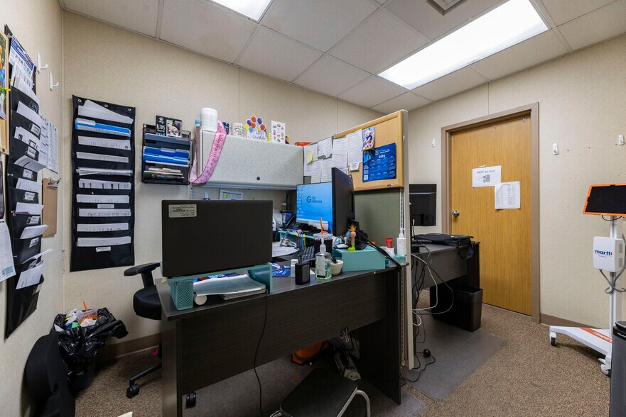 More Photos Of 360 Kingstown Rd, Narragansett Medical For Lease