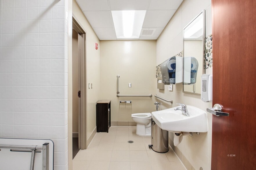 More Photos Of 2003 Errecart Blvd, Elko Hospital For Lease