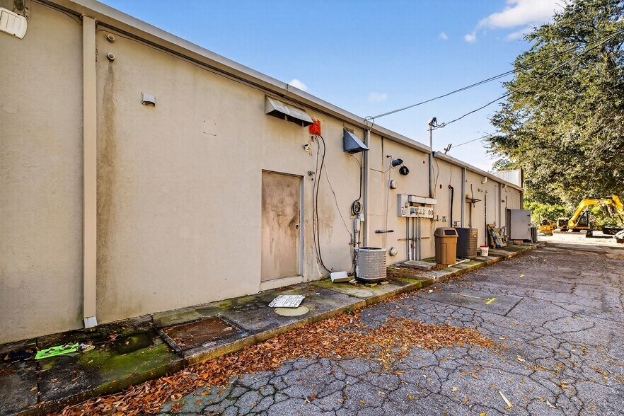 More Photos Of 4421-4443 Skidaway Rd, Savannah Storefront Retail Office For Lease