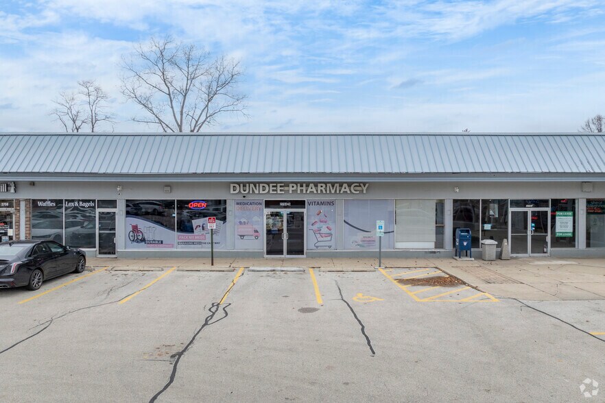 More Photos Of 2720-2780 Dundee Rd, Northbrook Freestanding For Lease