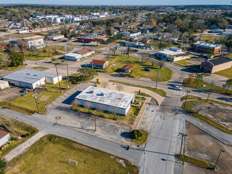 More Photos Of 4211 Video St, Dickinson Office For Sale