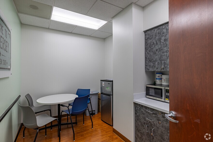 More Photos Of 14-01 Broadway, Fair Lawn Medical For Lease
