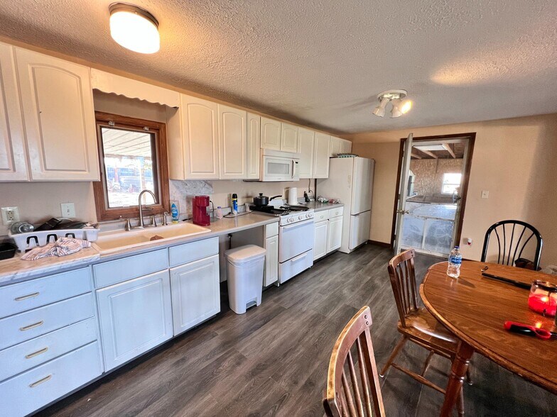 More Photos Of 409 N Commercial Ave, Wallace Apartments For Sale