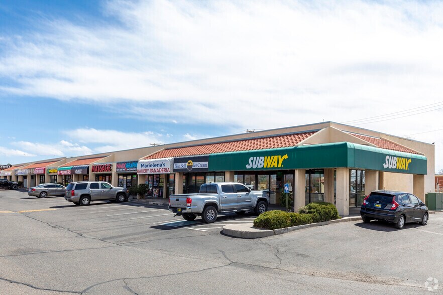 Primary Photo Of 640 Coors Blvd NW, Albuquerque Restaurant For Lease