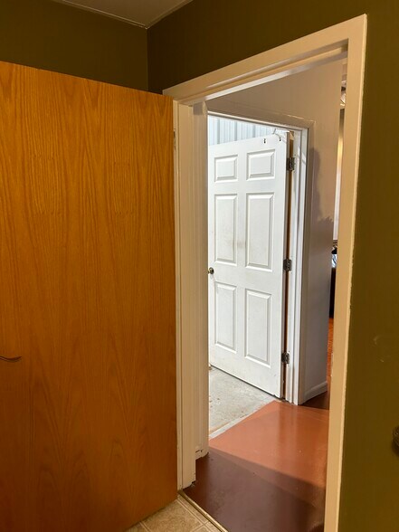 More Photos Of 2881 Commerce Park Dr, Madison Light Manufacturing For Lease