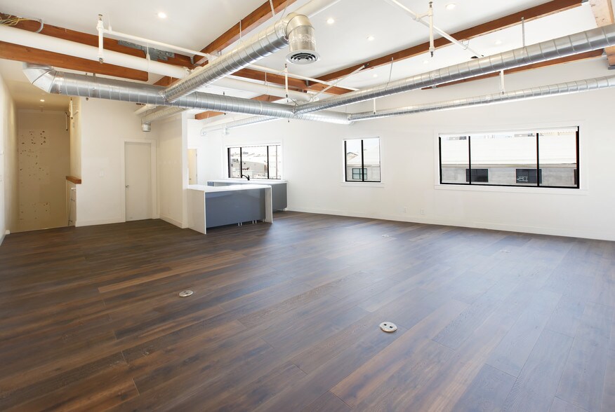 More Photos Of 400-424 Treat Ave, San Francisco Light Manufacturing For Lease