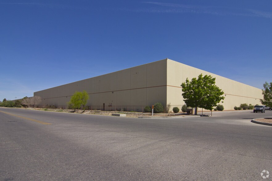 More Photos Of 9600 Pan American, El Paso Distribution For Lease