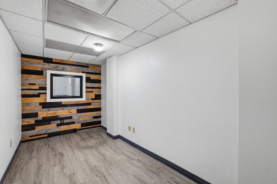 More Photos Of 2315 E Saint Vrain St, Colorado Springs Service For Lease