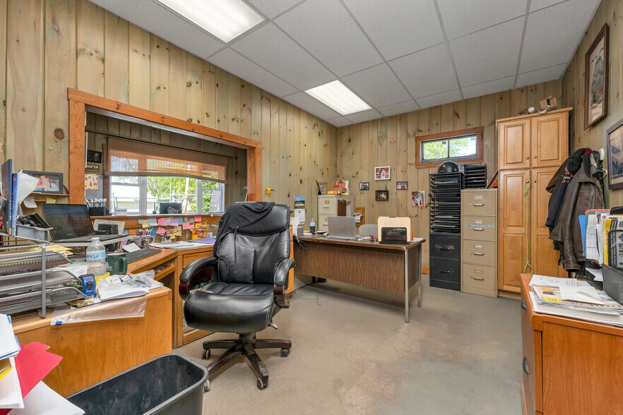 More Photos Of 11 Wilson Ct, Laconia Warehouse For Sale