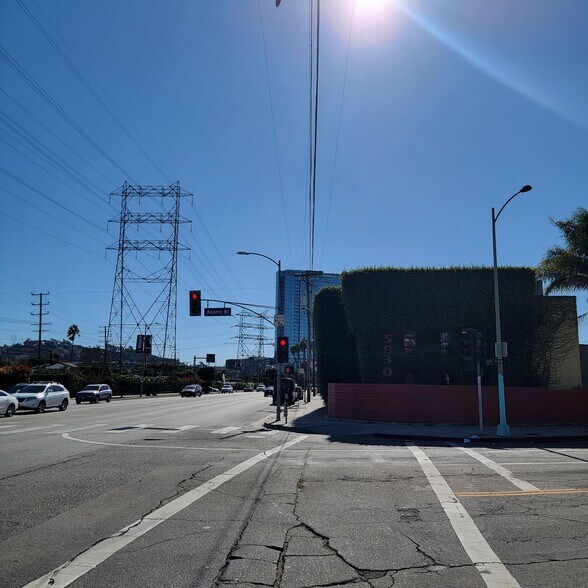More Photos Of 5830 Adams Blvd, Culver City Showroom For Sale