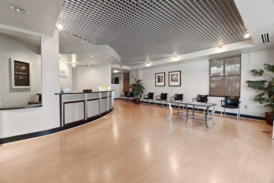 More Photos Of 191 W Plaza Dr, Mooresville Storefront Retail Office For Lease