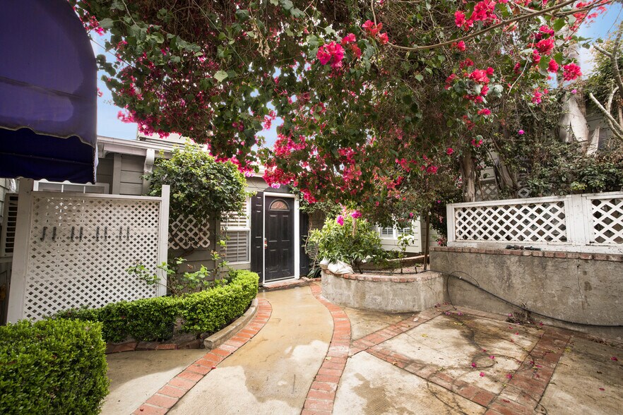 More Photos Of 801 W Whittier Blvd, La Habra Storefront Retail Residential For Sale