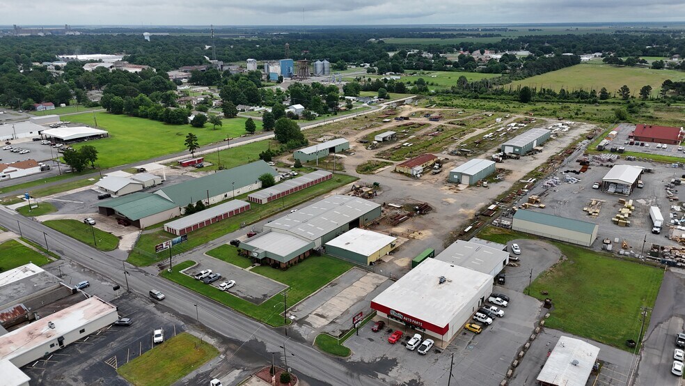 More Photos Of 2015 S Main St, Stuttgart Warehouse For Sale