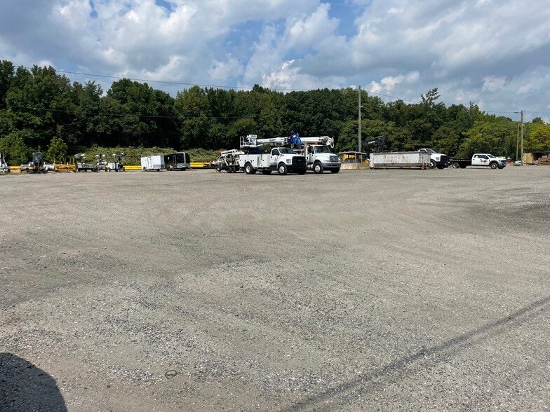 Primary Photo Of 9104 Pulaski Hwy, Middle River Warehouse For Lease