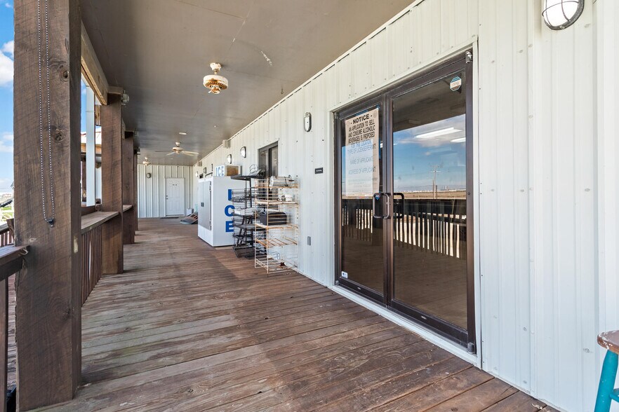 More Photos Of 5140 Gulfway Dr, Sabine Pass Restaurant For Sale