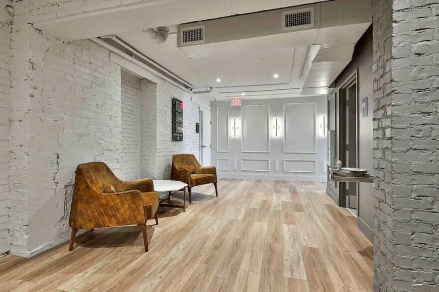 More Photos Of 6-8 E Court Sq, Newnan Medical For Lease