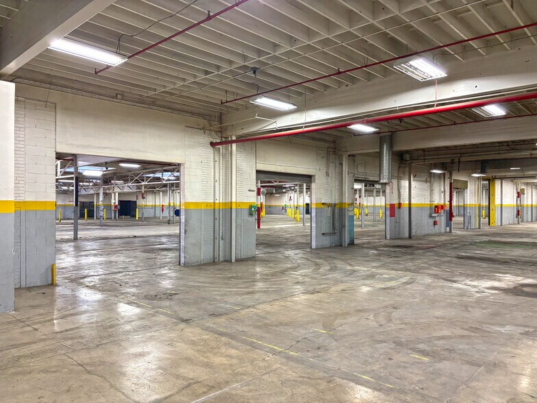 More Photos Of 460 W 500 S, Salt Lake City Manufacturing For Lease