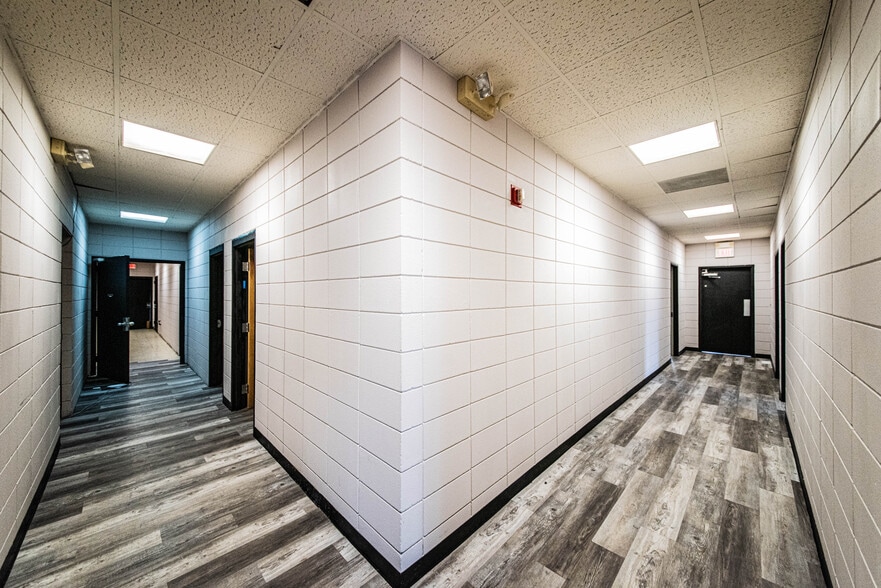 More Photos Of 3000 Irvin Cobb Dr, Paducah Warehouse For Sale