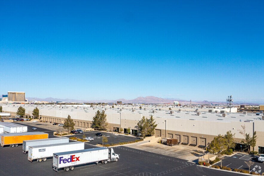 More Photos Of 3325 W Sunset Rd, Las Vegas Warehouse For Lease