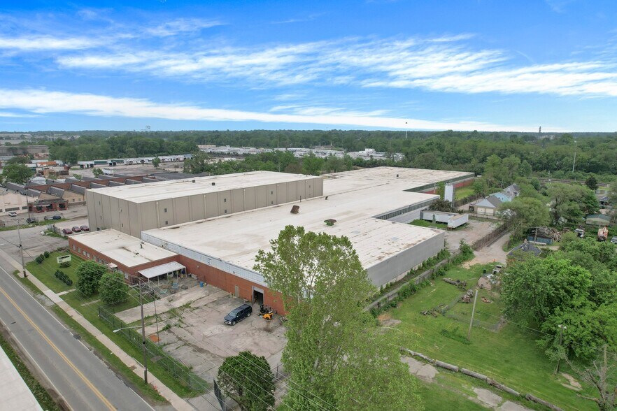 More Photos Of 521 Marion Rd, Columbus Warehouse For Sale