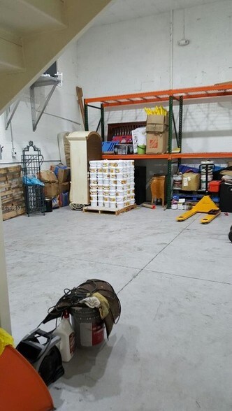 More Photos Of 5900 NW 99th Ave, Miami Light Distribution For Lease
