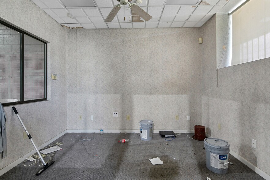 More Photos Of 301 Robeson St, Fayetteville Freestanding For Sale