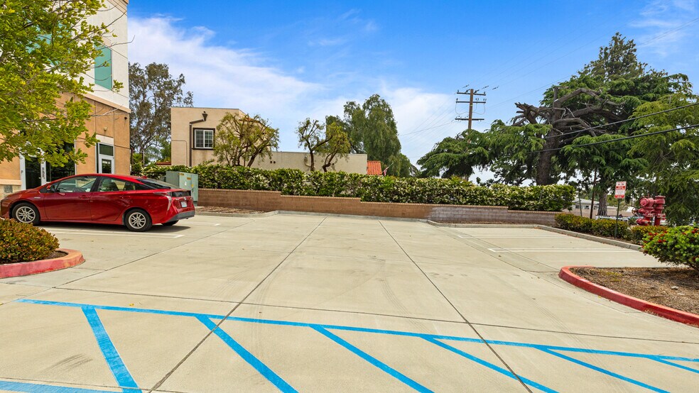 More Photos Of 1945 W 9th St, Upland Loft Creative Space For Lease