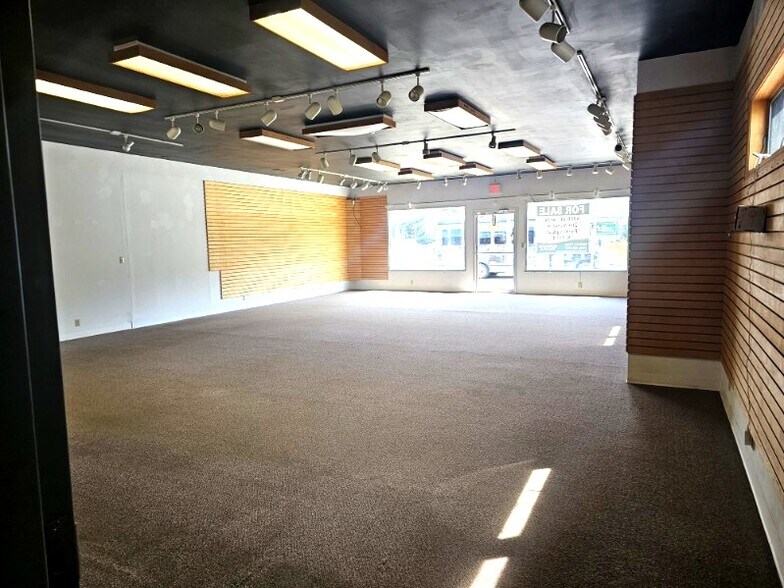 More Photos Of 600 Fairmount Ave, Jamestown Freestanding For Sale