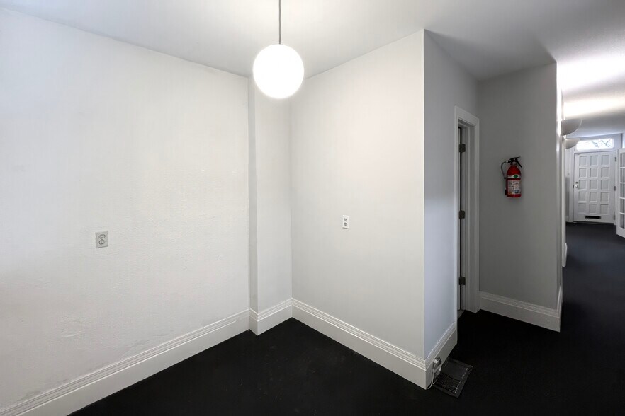 More Photos Of 818 E 19th Ave, Denver Office For Sale