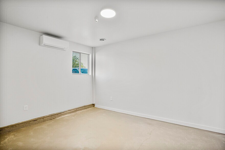 More Photos Of 755 Thornton St, San Leandro Distribution For Lease