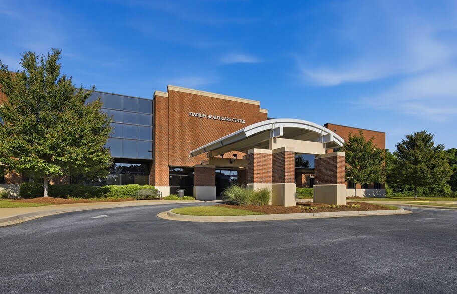 More Photos Of 1810 Stadium Dr, Phenix City Medical For Lease