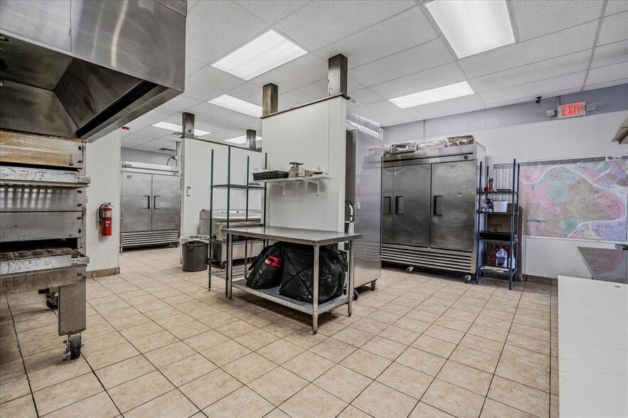 More Photos Of 3404 Main St, Homestead Storefront For Sale