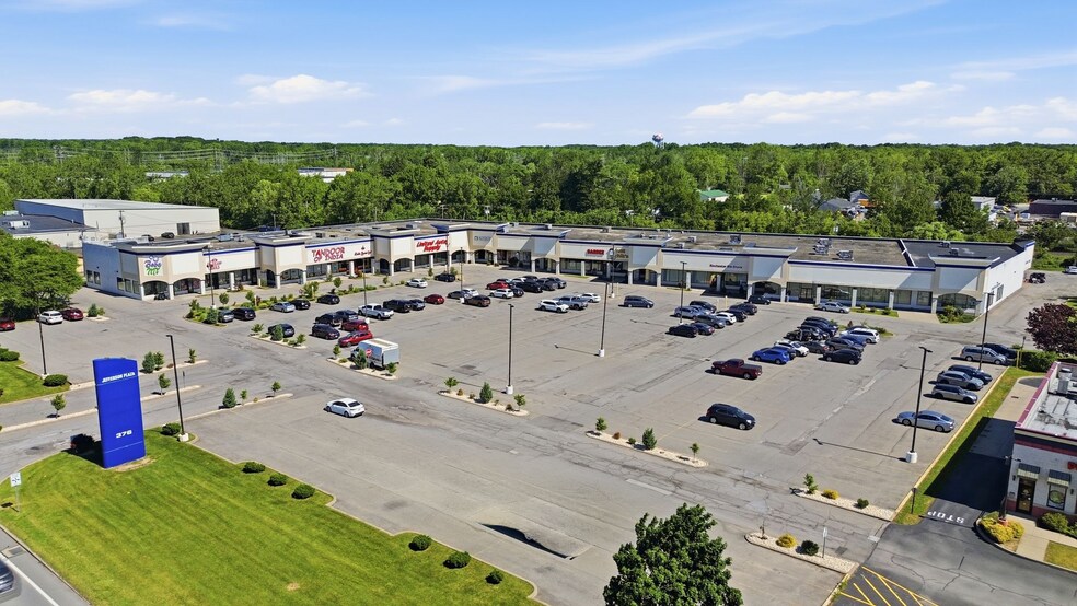 More Photos Of 376 S Jefferson Rd, Rochester Unknown For Lease