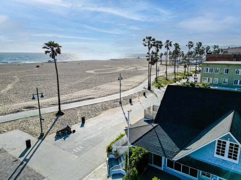 Primary Photo Of 523 Ocean Front Walk, Venice Storefront Retail Office For Lease